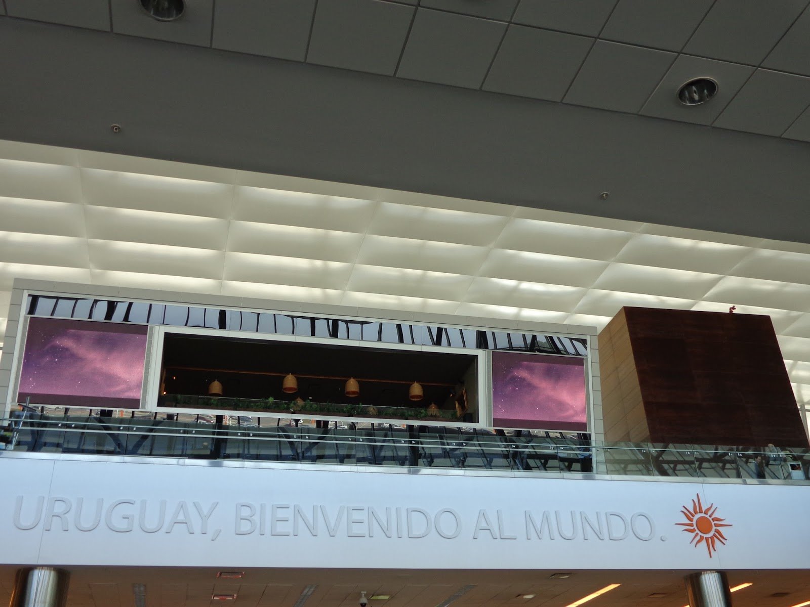 AEROPORTO DE CARRASCO E HOTEL EM POCITOS - Montevidéu, Uruguai