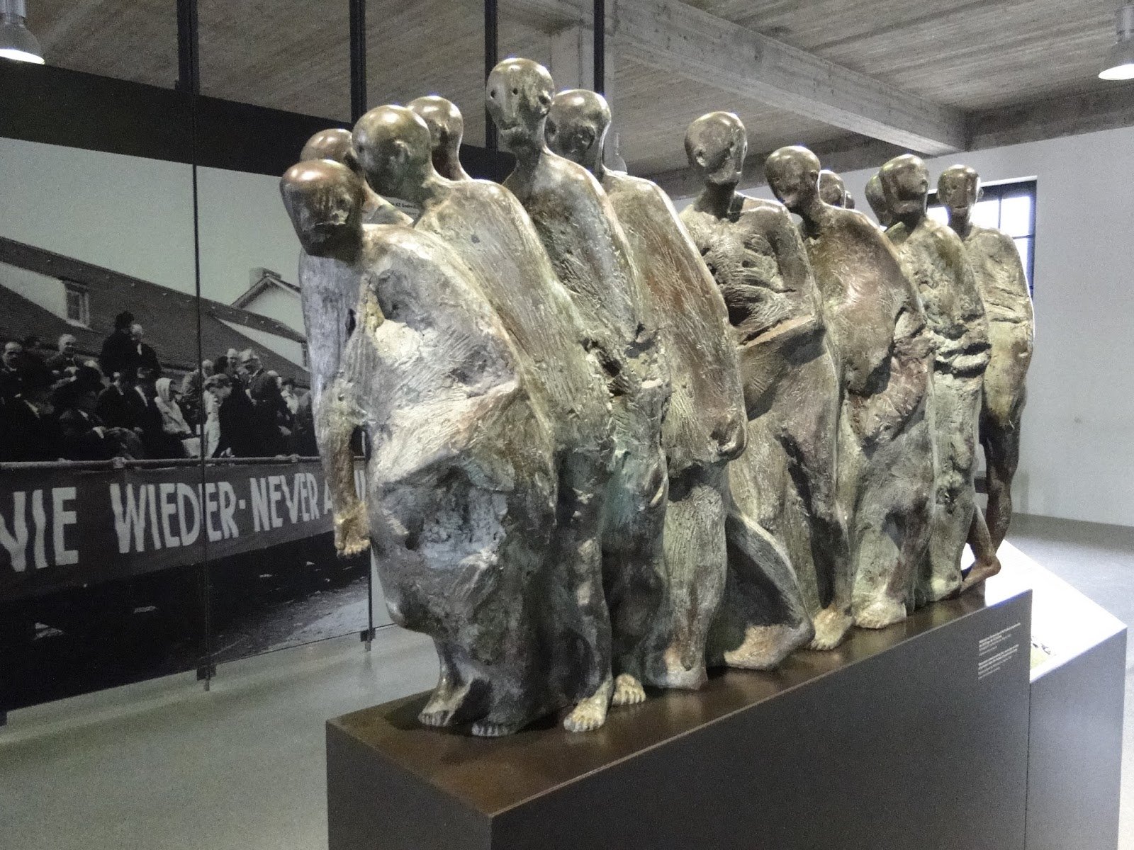 CAMPO DE CONCENTRAÇÃO DACHAU BATE E VOLTA DE MUNIQUE Alemanha, Europa