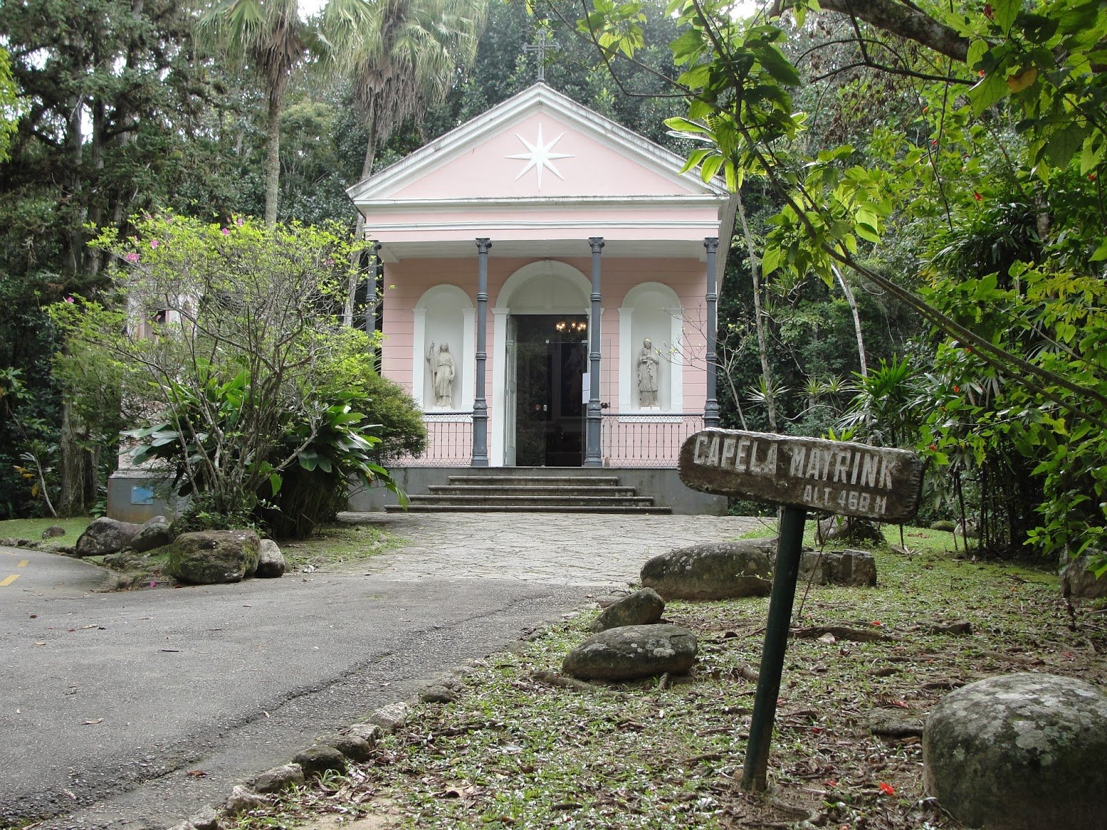 Capela Mayrink na Floresta da Tijuca, Rio de Janeiro