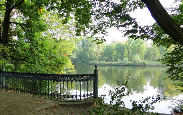 DOIS OUTONOS DIFERENTES NA EUROPA Parque do Palácio de Charlottenburg, Berlim