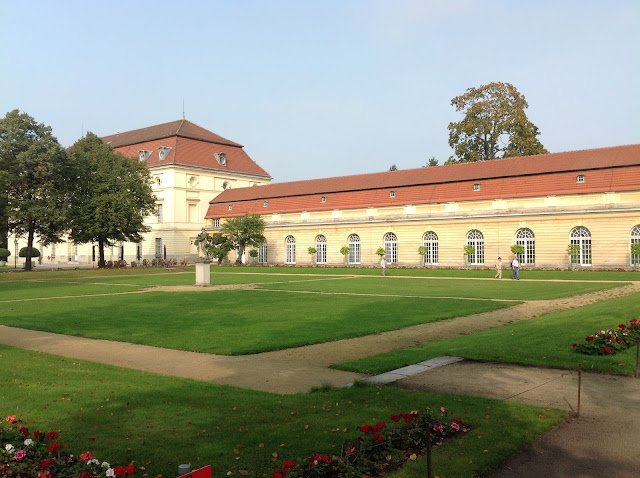 DOIS OUTONOS DIFERENTES NA EUROPA Parque do Palácio de Charlottenburg, Berlim