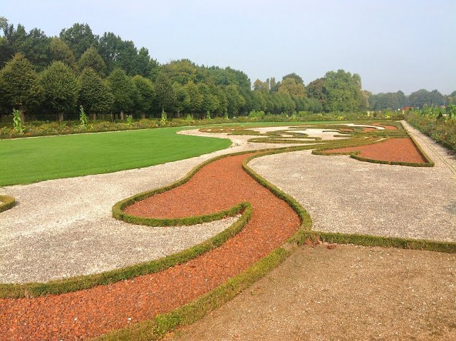 DOIS OUTONOS DIFERENTES NA EUROPA Parque do Palácio de Charlottenburg, Berlim