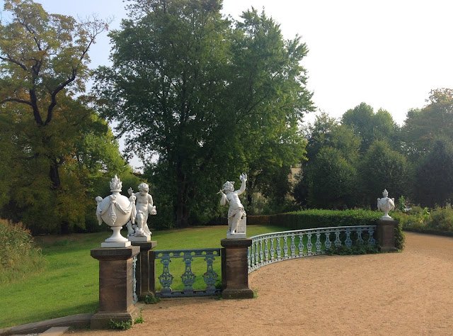 DOIS OUTONOS DIFERENTES NA EUROPA Parque do Palácio de Charlottenburg, Berlim