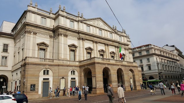MILÃO COMO CHEGAR À PINACOTECA DE BRERA À PÉ ? Teatro Alla Scala