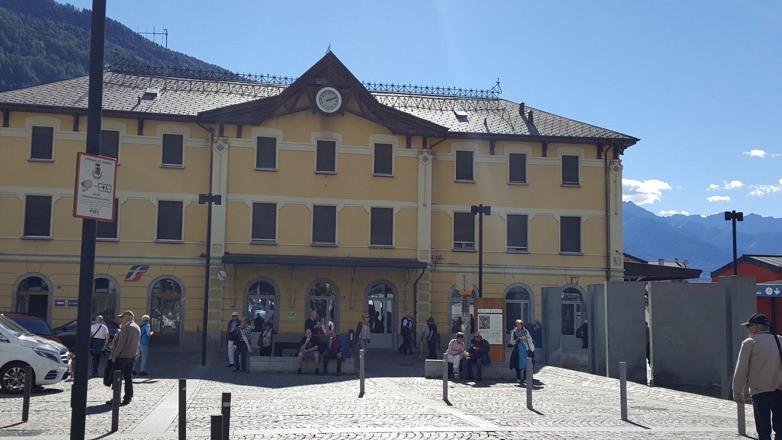 Estação de trem em Tirano Itália Estação de trem em Tirano