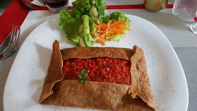 galette de ratatouille no restaurante Oui Paraty onde almoçar em Paraty