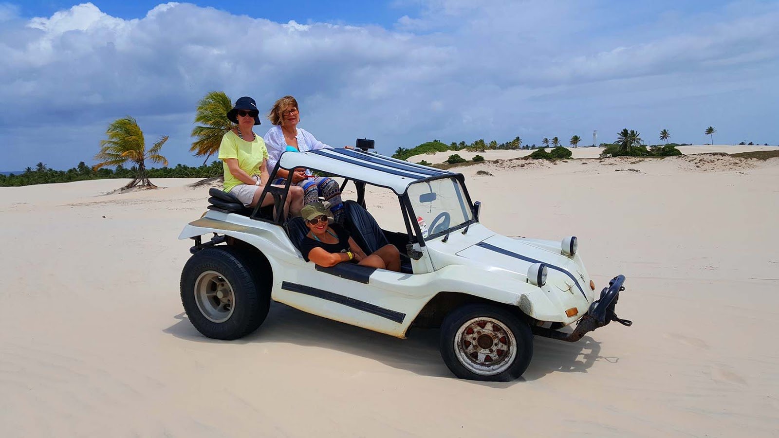 Passeio de buggy em Mangue Seco,bate e volta de Aracaju. Passeio de buggy em Mangue Seco,bate e volta de Aracaju.
