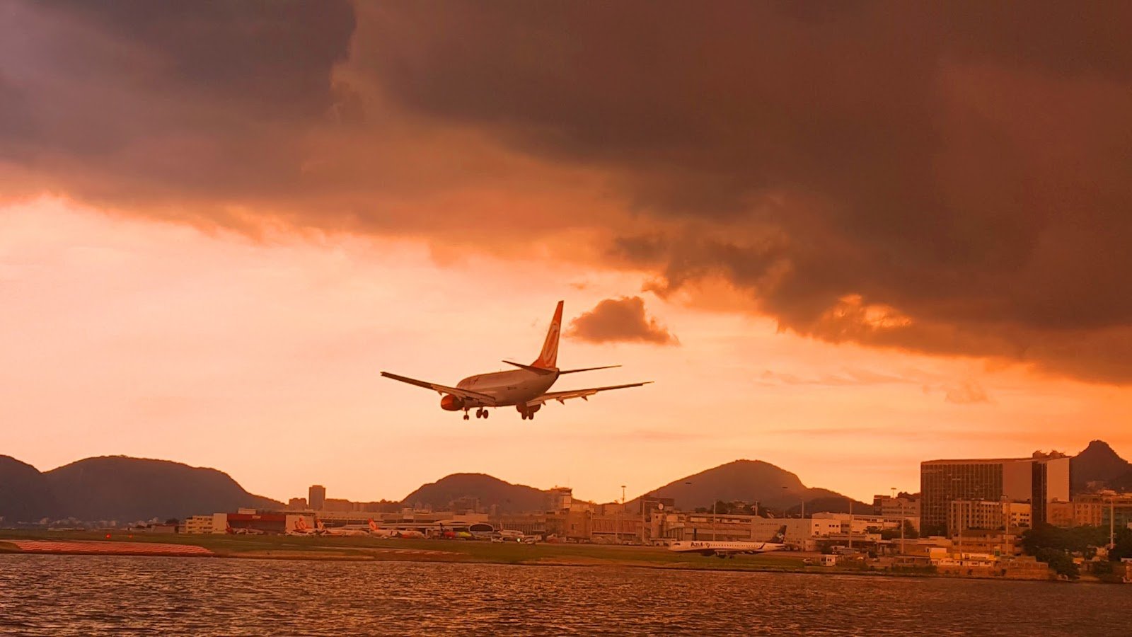 aterrisagem-aeroporto-Santos-Dumont aterrisagem-aeroporto-Santos-Dumont