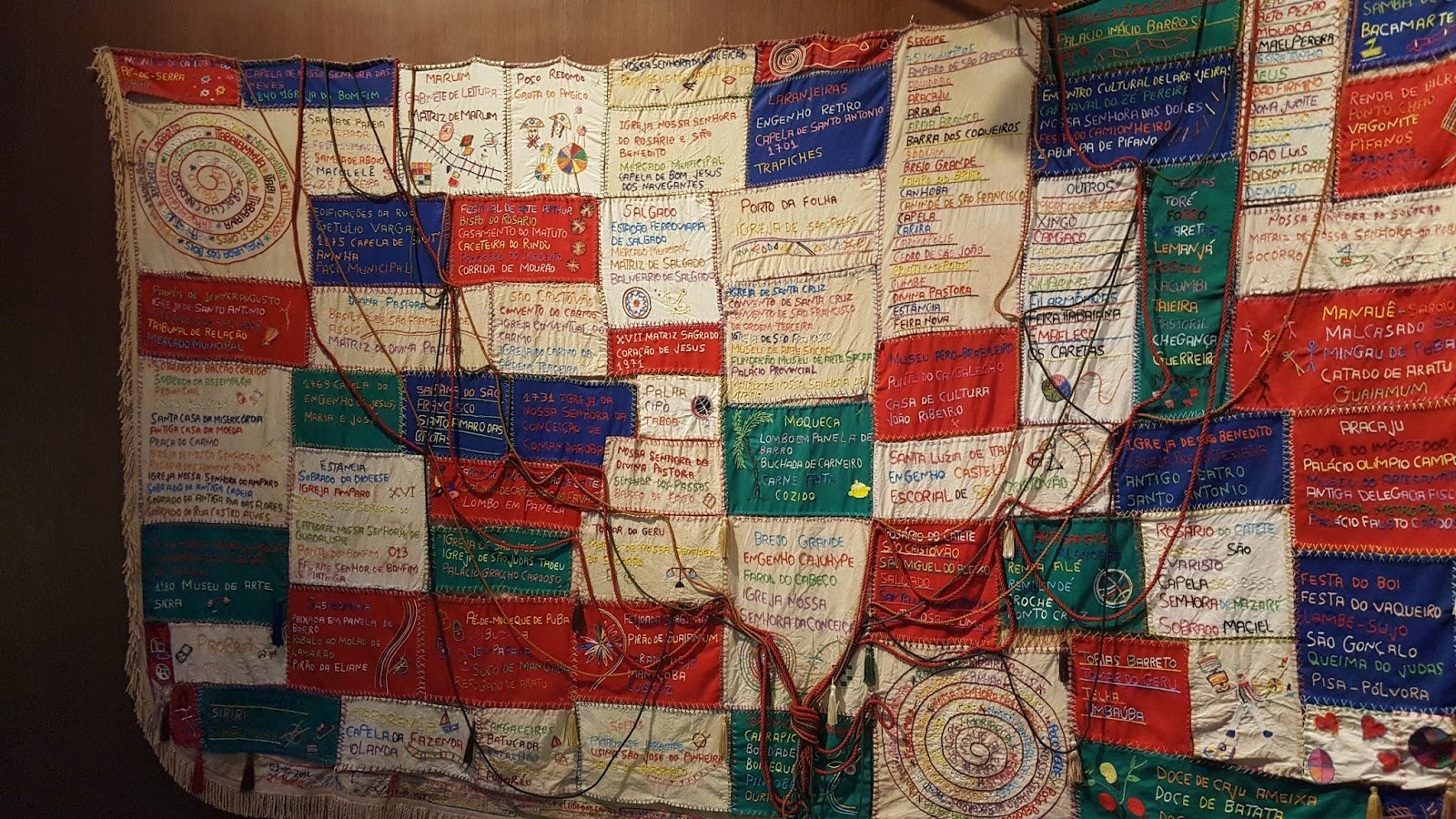 Manto de Bispo do Rosário em Museu da Gente Sergipana Bispo do Rosário