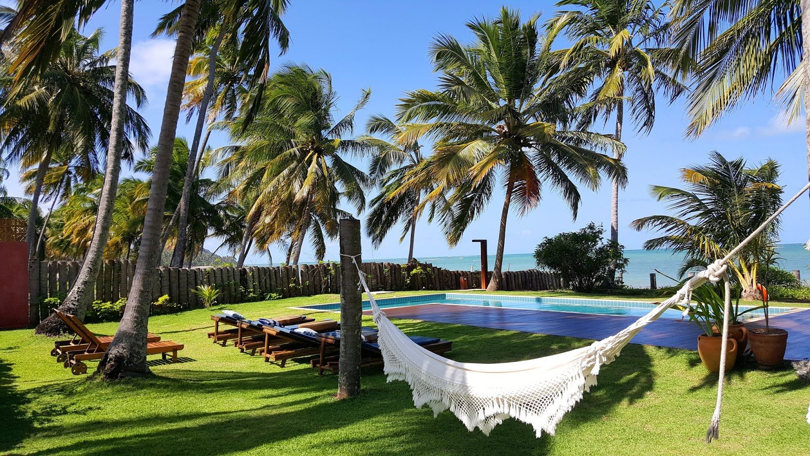 Piscina da Pousada Vila Cobé, Praia de Japaratinga, Costa dos Corais. Pousada Vila Cobé, Praia de Japaratinga, Costa dos Corais.