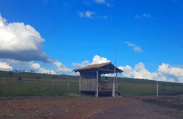 Guarita de entrada da Cachoeira da Capivara em Capitólio Passeios em Capitólio