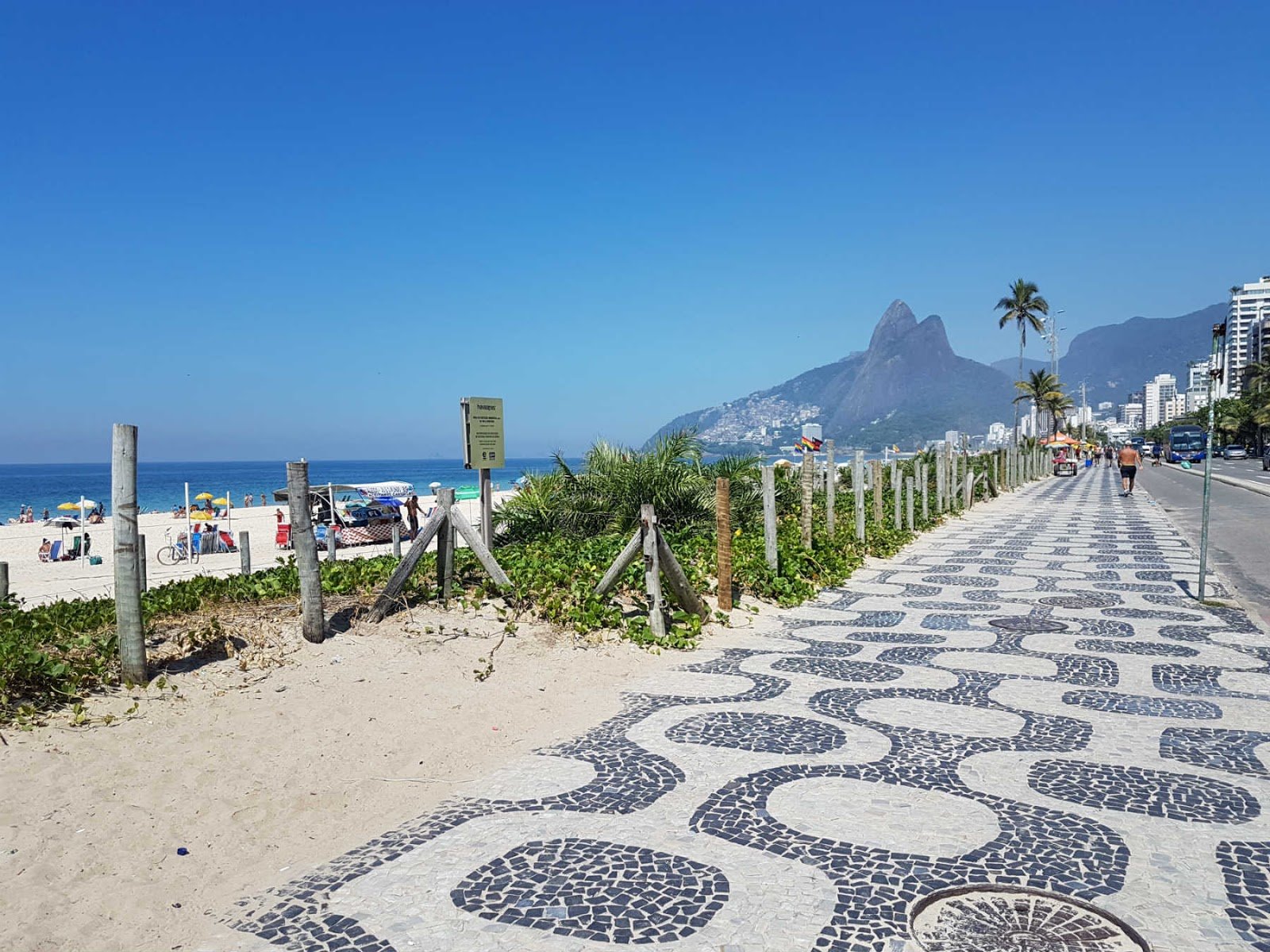 Ônibus Hop-On Hop-Off Praia de Ipanema no Rio de Janeiro.