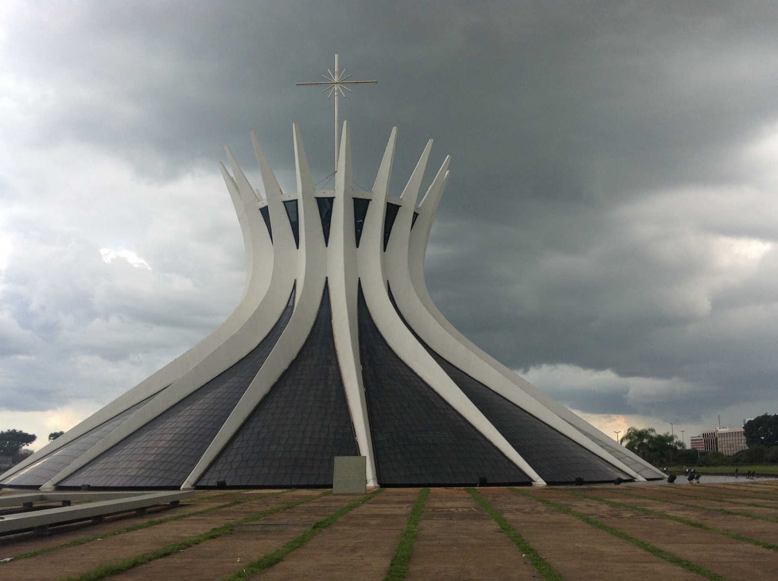 6 Incríveis igrejas e suas histórias. Catedral de Brasília, Brasil.