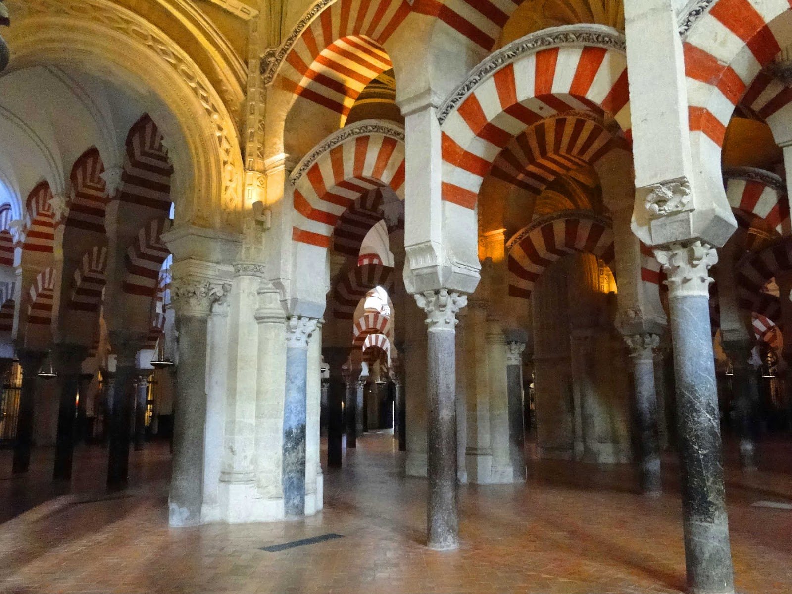 6 Incríveis igrejas e suas histórias. Catedral de Córdoba,Córdoba, Espanha.