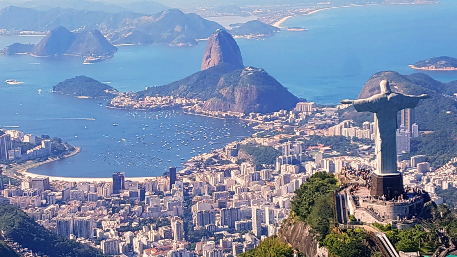 Passeio de helicóptero no Rio de Janeiro. Passeio de helicóptero no Rio de Janeiro.