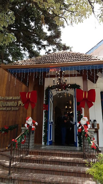 Como é o Natal Luz de Gramado Restaurante Vale Quanto Pesa em Gramado