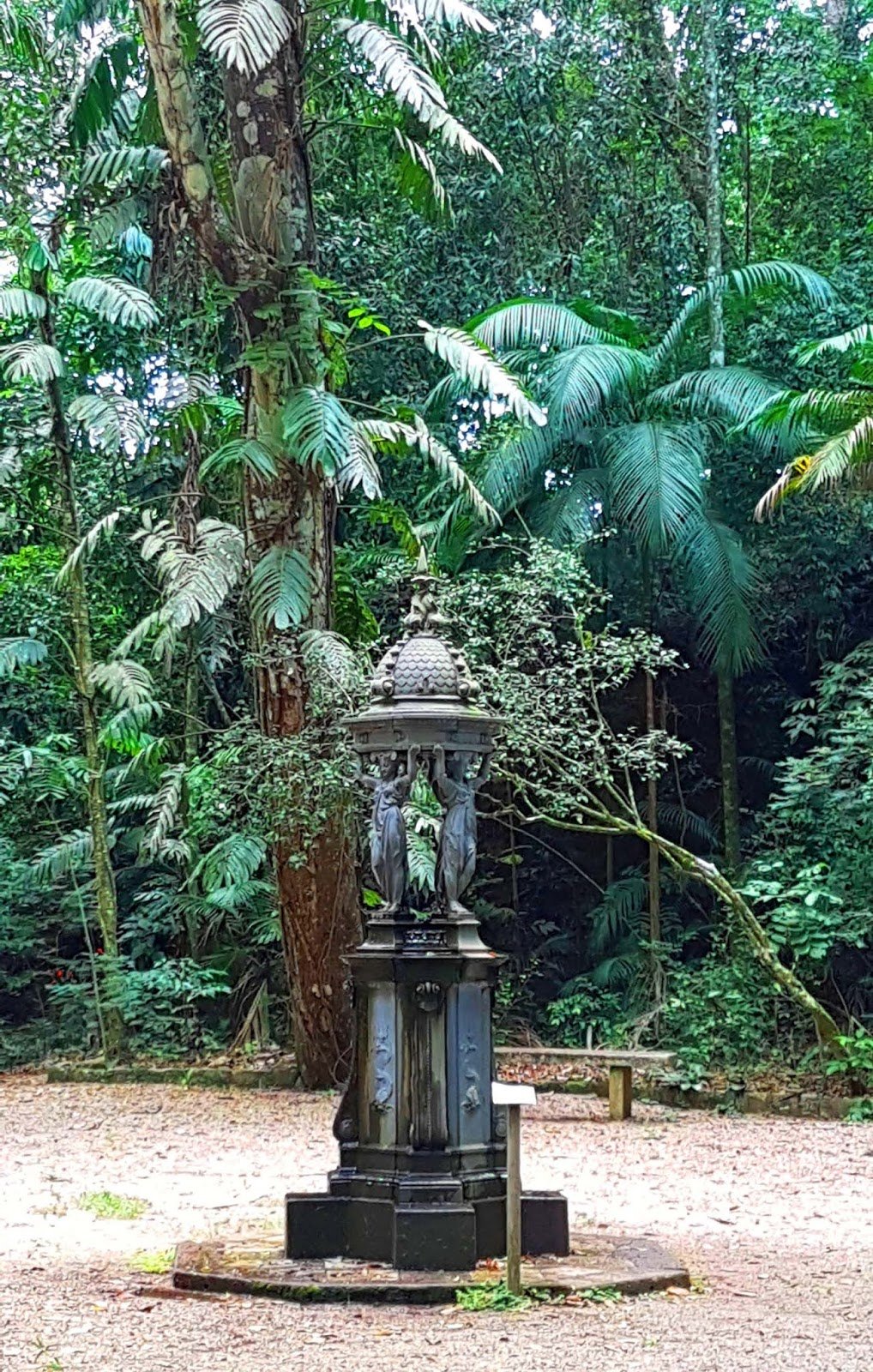 Fonte Wallace no Jardim dos Manacás. Fonte Wallace no Jardim dos Manacás.