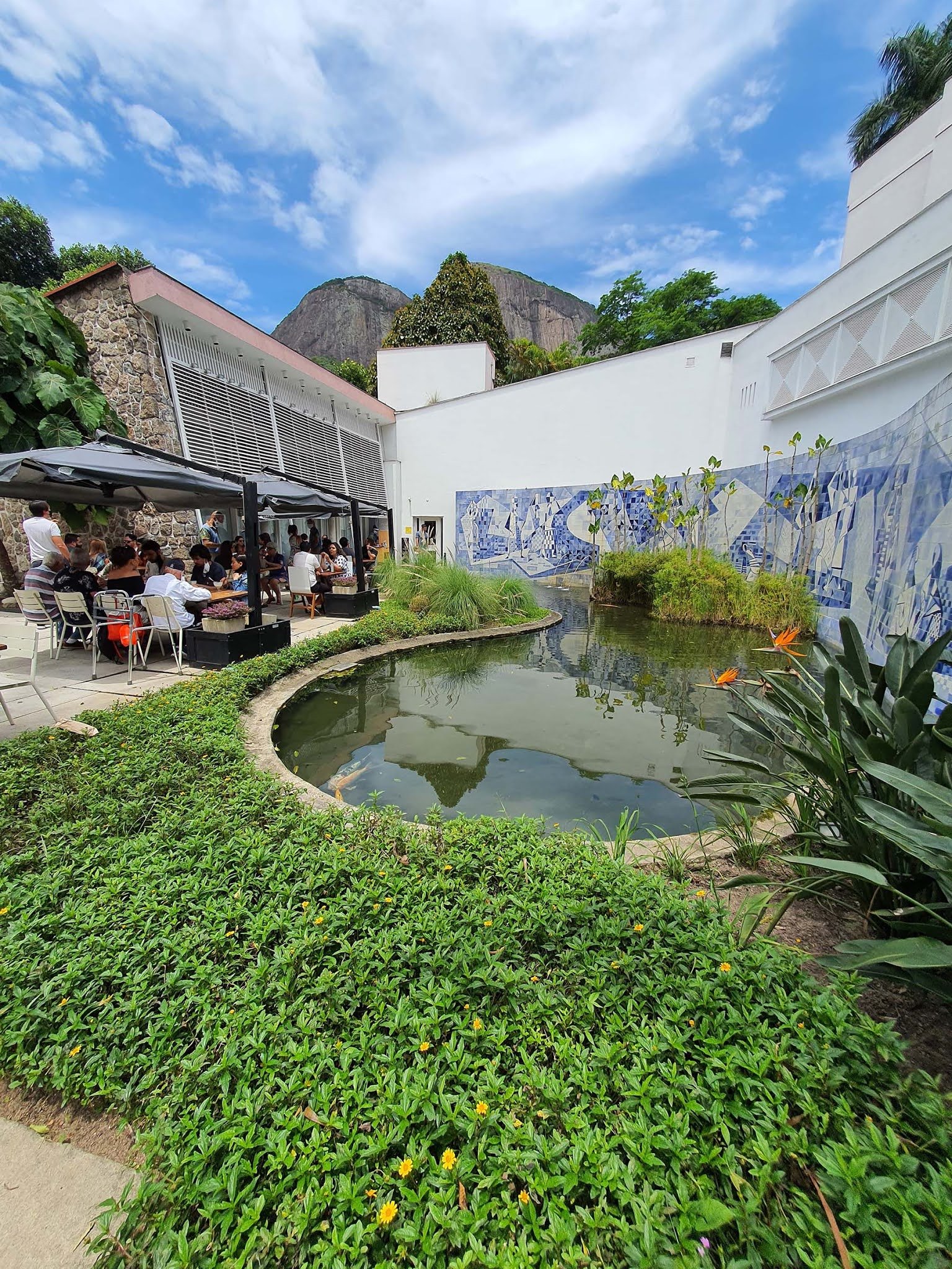 Café da manhã no Instituto Moreira Salles no Rio de Janeiro.
