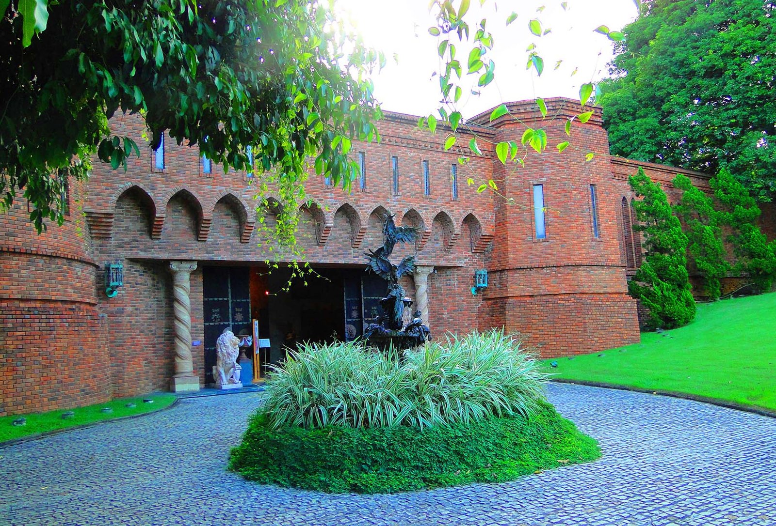 Pinacoteca do Instituto Ricardo Brennand em Recife Pinacoteca do Instituto Ricardo Brennand em Recife