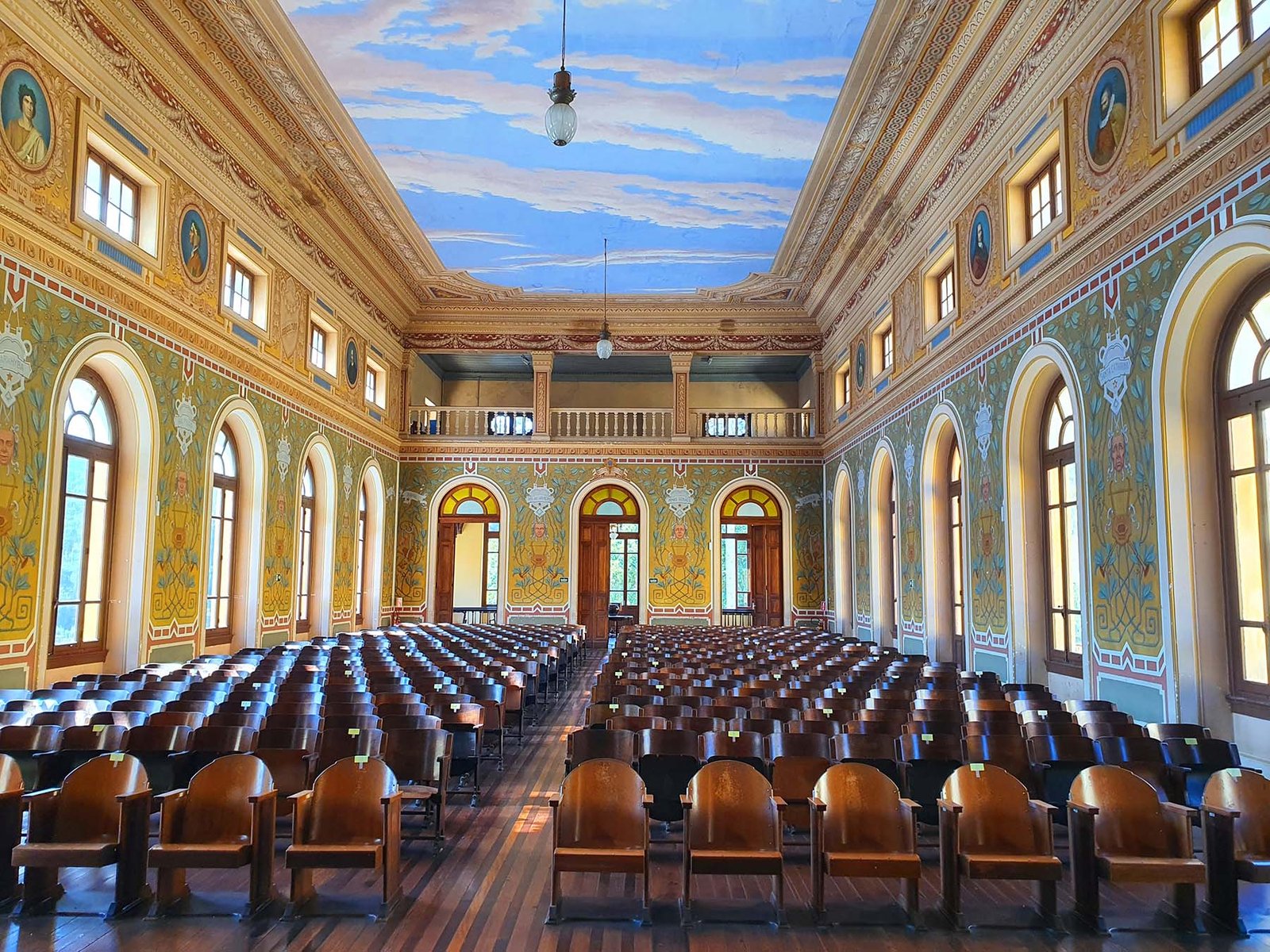 Teatro Eugênia no colégio Anchieta em Nova Friburgo. Teatro Eugênia no colégio Anchieta em Nova Friburgo.