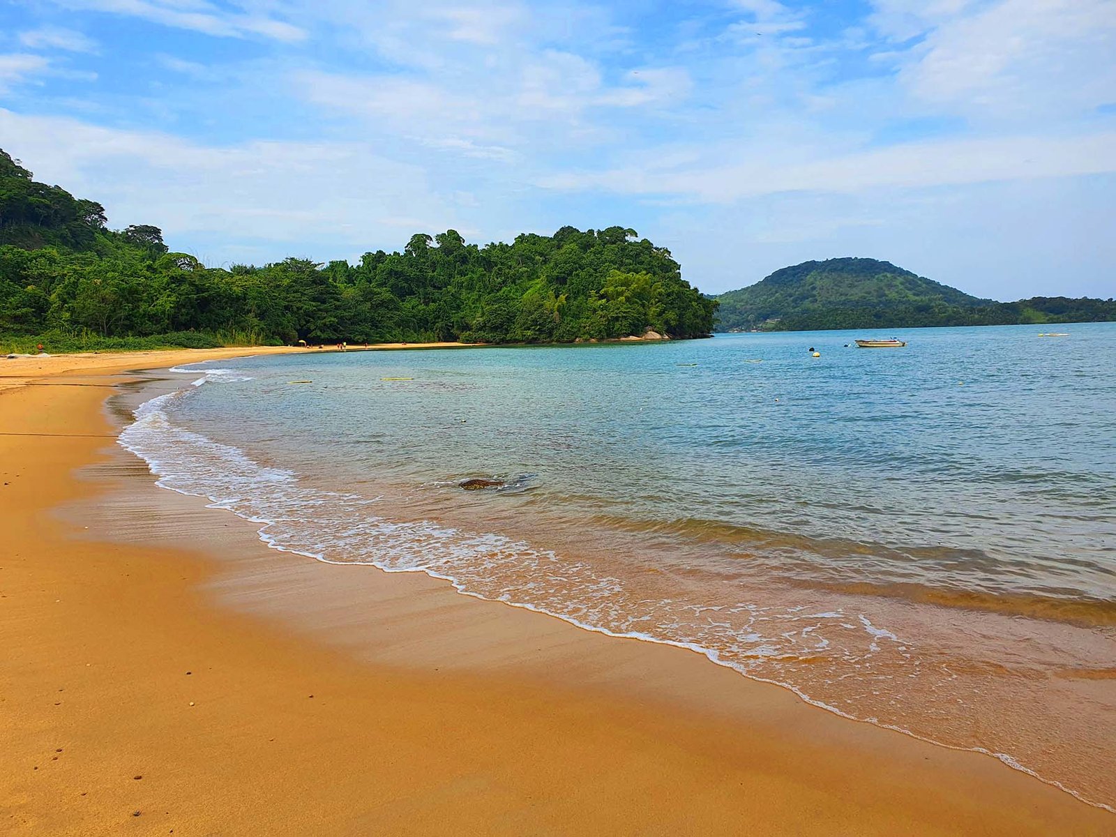 Praia São Gonçalinho em Paraty, Rio de Janeiro Praia São Gonçalinho em Paraty, Rio de Janeiro