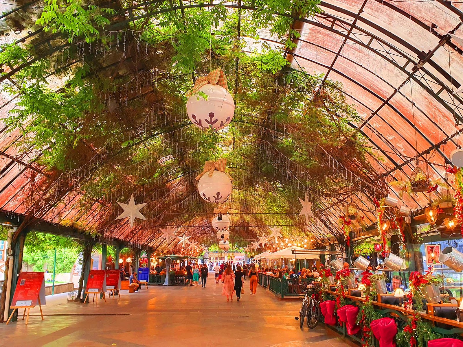 Natal Luz na rua Coberta em Gramado Natal Luz na rua Coberta em Gramado