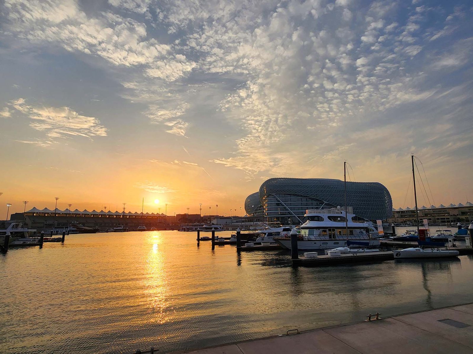 Abu Dhabi em 4 dias por conta própria Abu Dhabi em 4 dias por conta própria